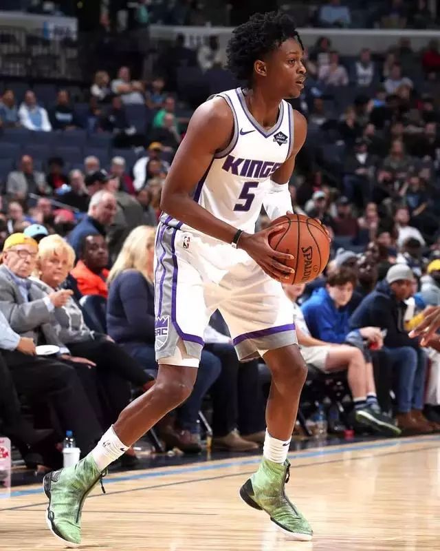 的更衣室指 的更衣室指